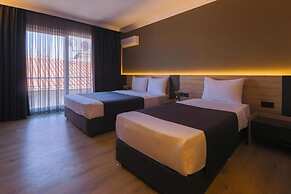 Grand Faik Hotel Çeşme