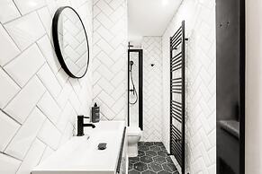 Shakespeare House, Free Parking, Town Centre Location