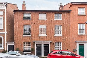 Shakespeare House, Free Parking, Town Centre Location
