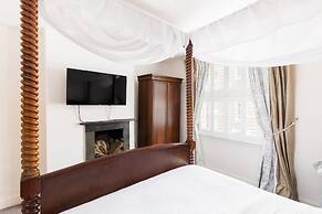 Shakespeare House, Free Parking, Town Centre Location