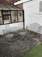 Shakespeare House, Free Parking, Town Centre Location