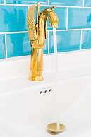 Shakespeare House, Free Parking, Town Centre Location