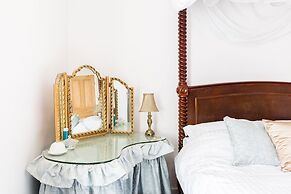 Shakespeare House, Free Parking, Town Centre Location