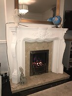 Shakespeare House, Free Parking, Town Centre Location