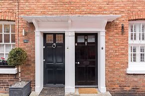 Shakespeare House, Free Parking, Town Centre Location