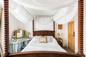 Shakespeare House, Free Parking, Town Centre Location