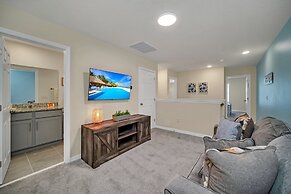 1878 Tropical Palms Circle