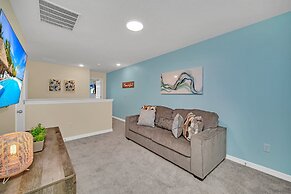 1878 Tropical Palms Circle