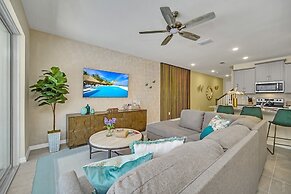 1878 Tropical Palms Circle