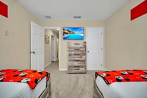 1878 Tropical Palms Circle