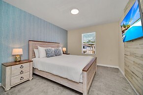 1878 Tropical Palms Circle