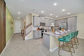 1878 Tropical Palms Circle