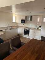 Contractor Mid week bookers