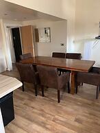 Contractor Mid week bookers