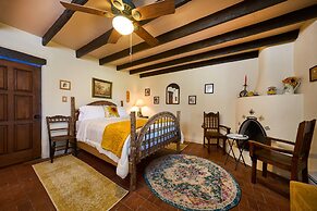 Loba Luna Bed & Breakfast