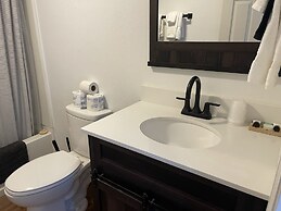 Trailhead Cabins & Lodging