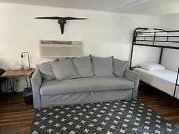 Trailhead Cabins & Lodging