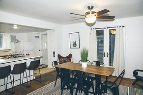 Trailhead Cabins & Lodging