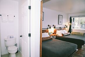 Trailhead Cabins & Lodging