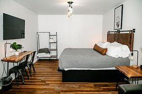 Trailhead Cabins & Lodging