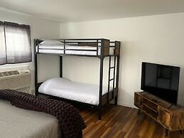 Trailhead Cabins & Lodging