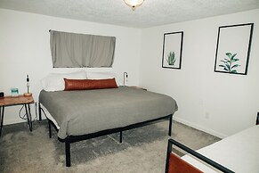 Trailhead Cabins & Lodging