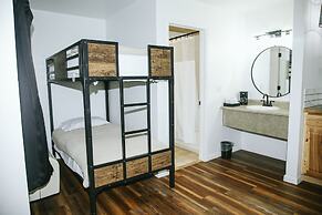 Trailhead Cabins & Lodging