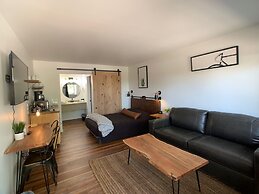 Trailhead Cabins & Lodging