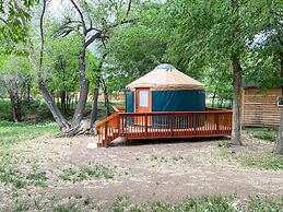 Cedar Creek Lodging & RV Park