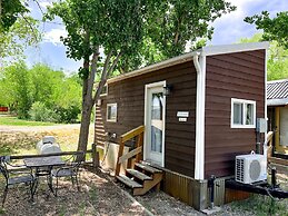 Cedar Creek Lodging & RV Park