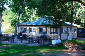 Cedar Creek Lodging & RV Park