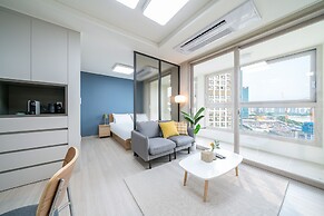 Urbanstay Songdo Moonlight Park