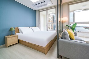 Urbanstay Songdo Moonlight Park