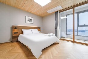 Le collective Busan station