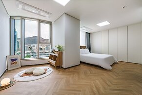 Le collective Busan station