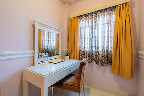 Fortune 1127 Central Hotel