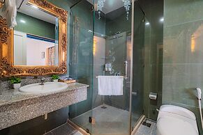 Fortune 1127 Central Hotel