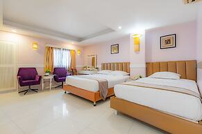 Fortune 1127 Central Hotel