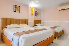 Fortune 1127 Central Hotel