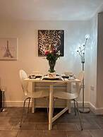 Jacuzzi Spa! Stunning Entire Guest House - Netflix