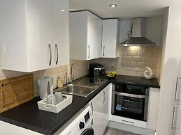 Jacuzzi Spa! Stunning Entire Guest House - Netflix