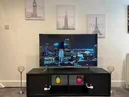 Jacuzzi Spa! Stunning Entire Guest House - Netflix