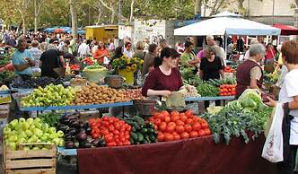 Authentic apt in Stone House, at the top Location