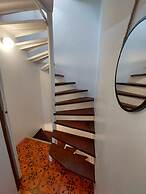 Authentic apt in Stone House, at the top Location