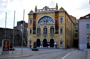 Authentic apt in Stone House, at the top Location