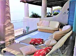 Seafront Apartment - Beach in front