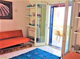 Seafront Apartment - Beach in front