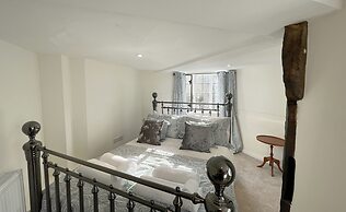 Humbug Cottage