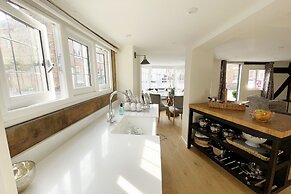 Humbug Cottage