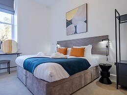 The Theobold Suite Stone Cross Mansion